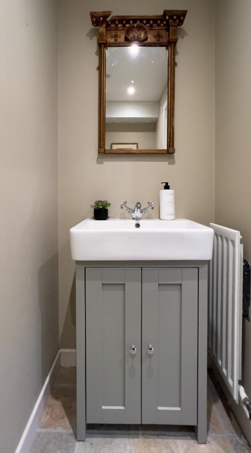 Converted Victorian Coach House With Hot Tub Stewartstown المظهر الخارجي الصورة